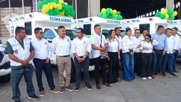 La secretaria de salud del Cauca, Carolina Camargo lidera la modernización del sistema de emergencias en el Cauca con entrega histórica de ambulancias