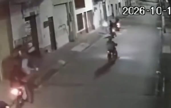 Indignación en Popayán: diez hombres en motocicletas asaltan a tres mujeres en pleno centro histórico